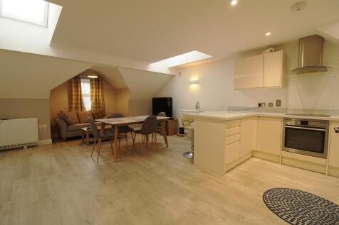 Living/kitchen area 