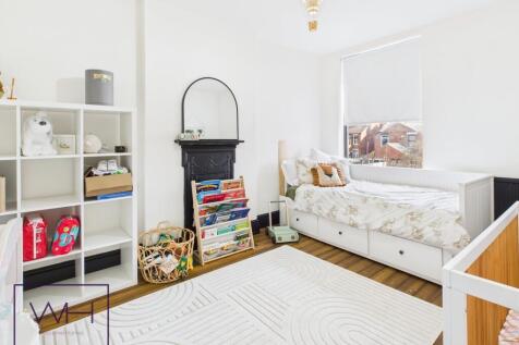 CAM03785G0-PR0217-ST