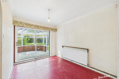 CAM03218G0-PR0625-STILL003