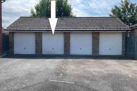 Garage in Block