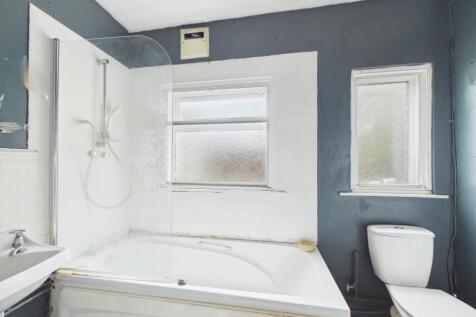 CAM04018G0-PR0486-STILL002 E