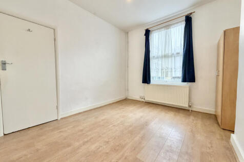Paisley Road, N22 photo 4