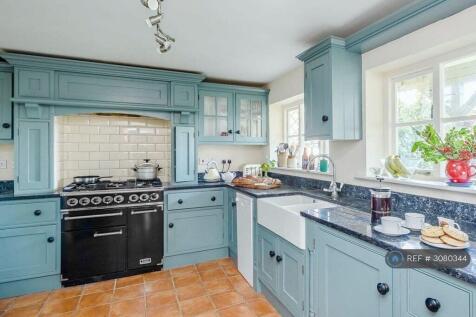 Kitchen- 5 Burner Oven &amp; American Fridge Freezer.