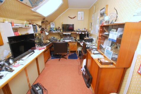 47 South Street Greenock  (31) attic room 1.jpg