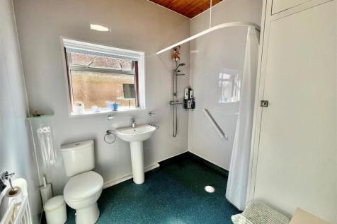 Wet Room.jpg