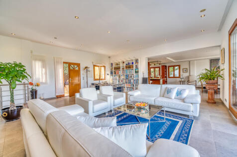 Open-plan living room