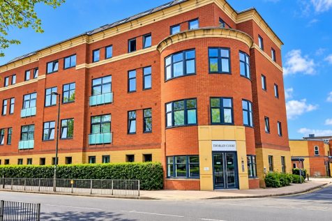 1-bed flat on Bradley Court, Camberley, £1,150/mo