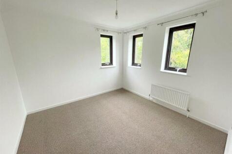 Pickering Drive, Emerson Valley, Milton Keynes, MK4 photo 4