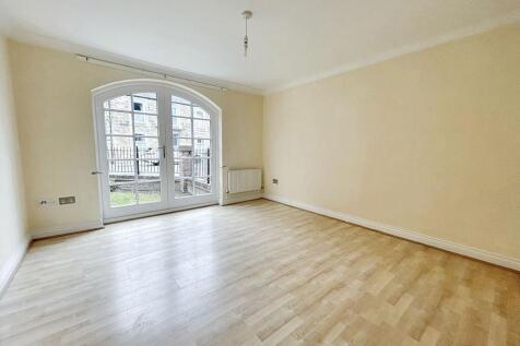 42a Bullers Green, Morpeth, Northumberland, NE61 1BF photo 3
