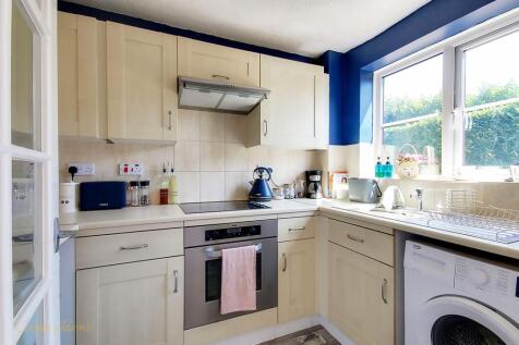 Copper Hall Close, Rustington, BN16 photo 4
