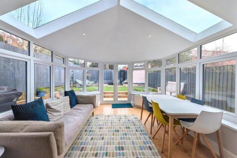 Sun/Dining Room