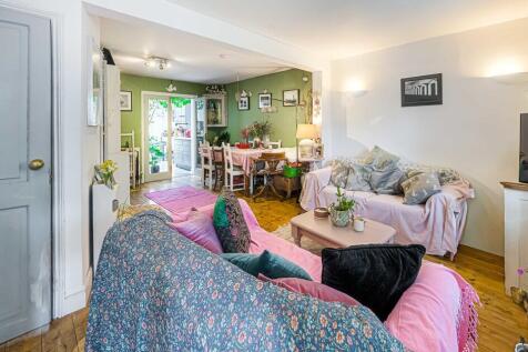 Sitting room thro...