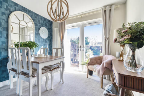 Sitting/Dinning Room