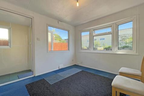 Beech Court 3 - Living Room.jpg
