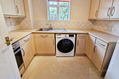 Pluto Road, Eastleigh, Hampshire, SO50 photo 3