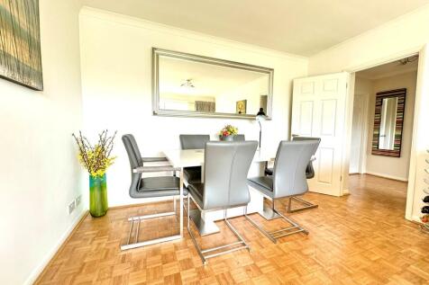 14 The Fairways d...