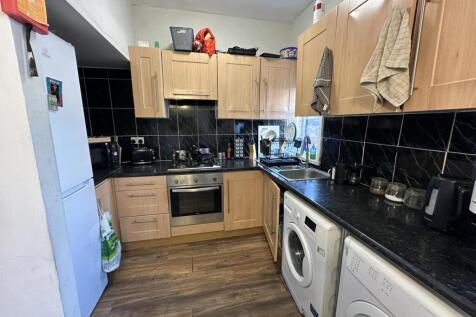 Willesden Avenue, Victoria Park, £142pppw photo 4