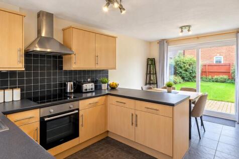Milton Drive, Newport Pagnell, Milton Keynes, MK16 photo 3