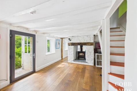 CAM02803G0-PR0220-STILL008 living 1.jpg