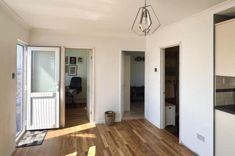 Open Plan Lounge/Dining