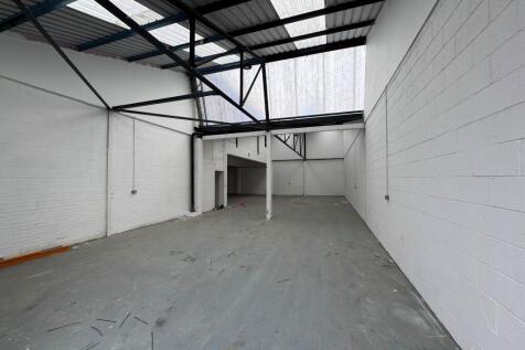 Light Industrial to rent Image 4