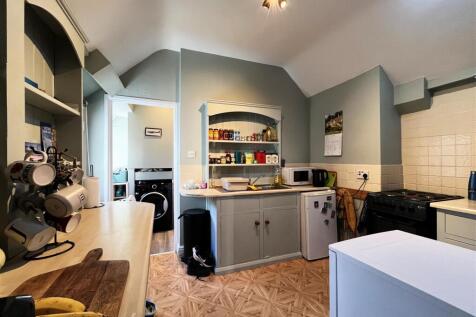 kitchen-e.JPG