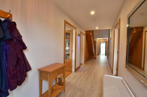 Entrance Hallway.JPG