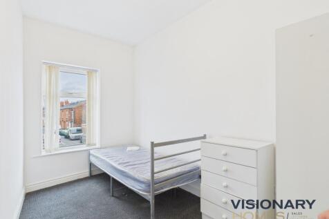 CAM03522G0-PR0219-STILL017