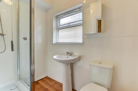 14  Bernard Road Bathroom 2