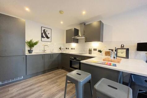 Kitchen 2.jpeg