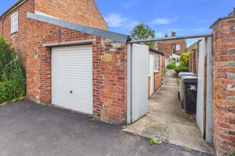 Garage / Rear Approach