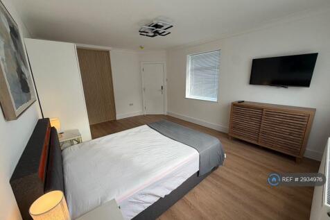 Abbs Cross Lane, Hornchurch, RM12 photo 4