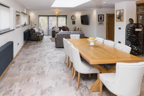 2025-08-07 WALKER &amp; LEWIS-CEFN-21