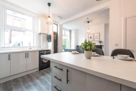 Wetherby Grove (Room 3), Burley, Leeds photo 3