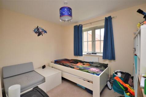 10 Bedroom 2 Englands Field.JPG