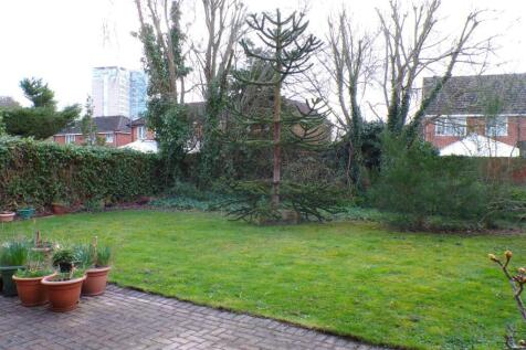 VictoriaAveEast136gdn2.JPG
