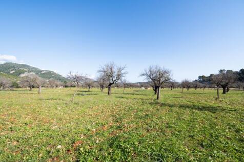 NEWLY BUILT MODERN VILLA IN UNIQUE LOCATION OF SELVA 