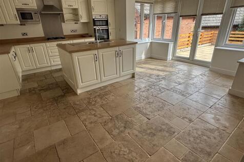 DINING KITCHEN: