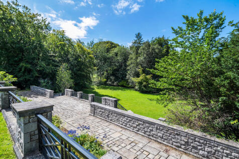 Hazelwood Hall Ga...