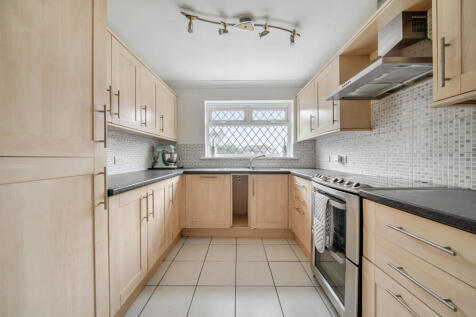 1385000-18-693172...