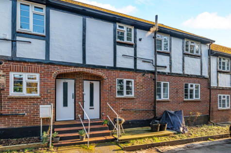 Weybridge, KT13 - property photo
