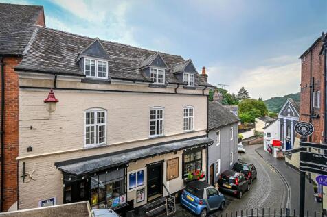 Flat 2 97 Cartway-1.jpg
