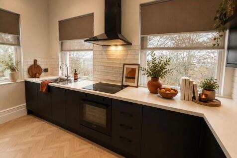 Exclusive High-End 3-Bedroom Duplex in the Heart 