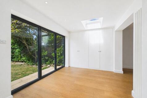 Spencers Place, Horsham photo 4