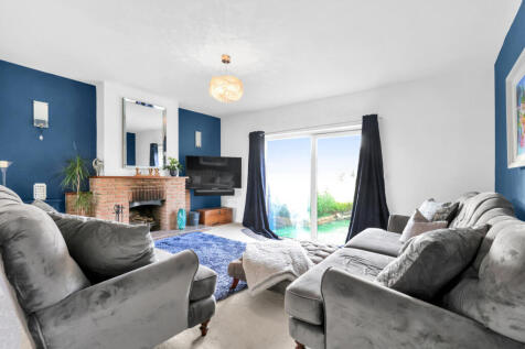Main House: Living Room