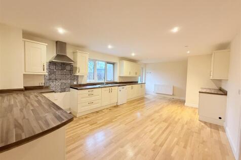 Queensway, Mildenhall, Bury St. Edmunds photo 4