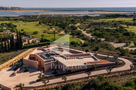Luxury Contemporary Villa next to Palmares Resort