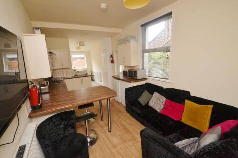 6-bed terraced on Mabfield Road, Fallowfield, Manchester, M14, £3,784/mo