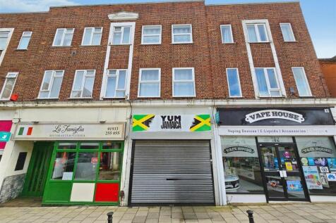 High-Street-Rushdenphoto-0df33dda_user-edited-c092
