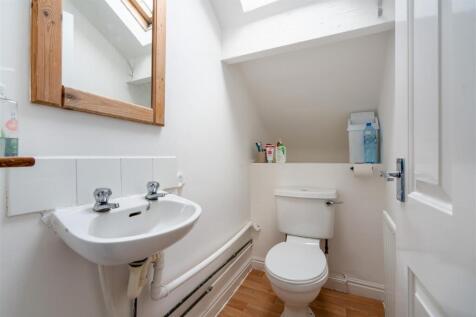Bathroom 3_.jpg